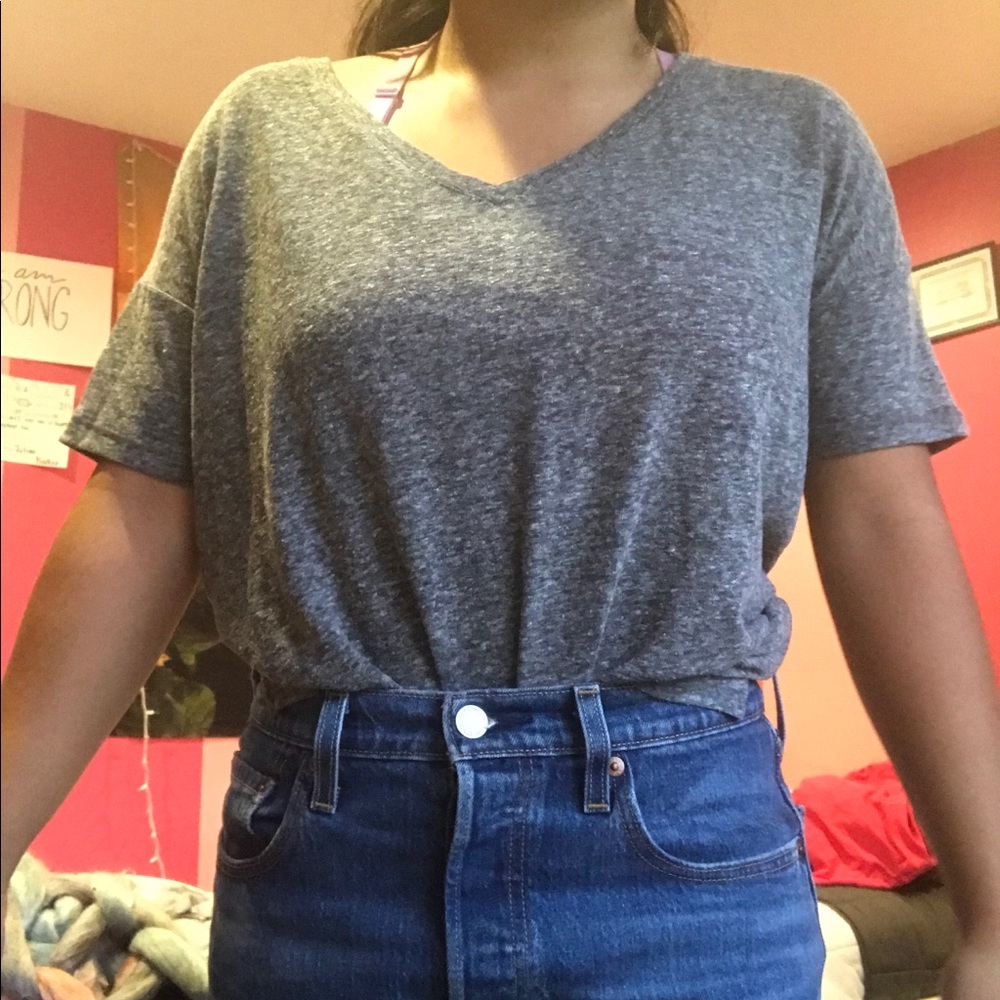 gray old navy boyfriend t shirt